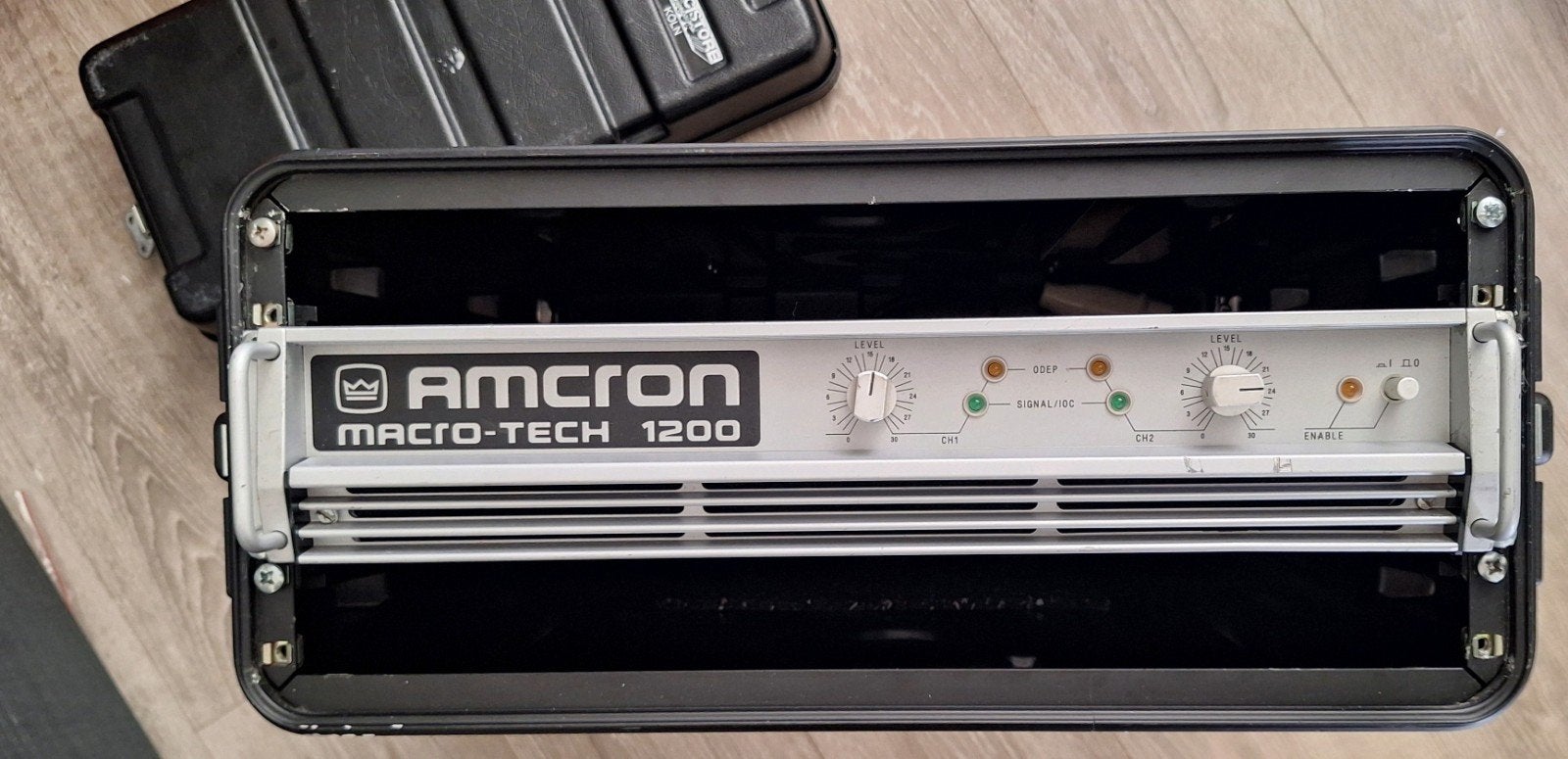 Amcron Crown Macro Tech 1200 flightcase 4HE
Macro-Tech am, Muziek en Instrumenten, Versterkers | Keyboard, Monitor en PA, Ophalen