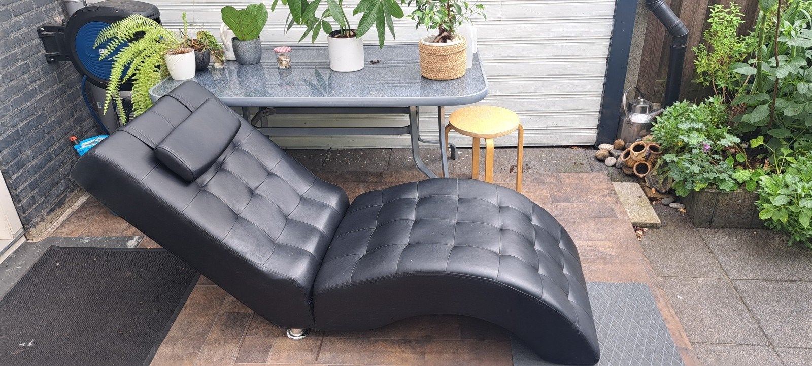 Luxe chaise longue, ideaal onder overkapping of tv kijke, Huis en Inrichting, Stoelen, Ophalen, Modern, Lounge, Zwart, Leer