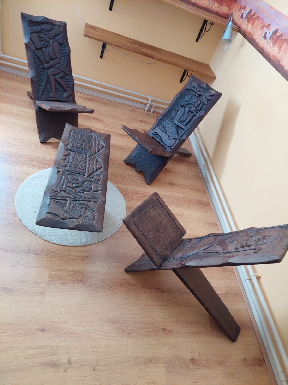 Handgemaakte Afrikaanse koffietafelset met 3 stoelen, Antiek en Kunst, Ophalen
