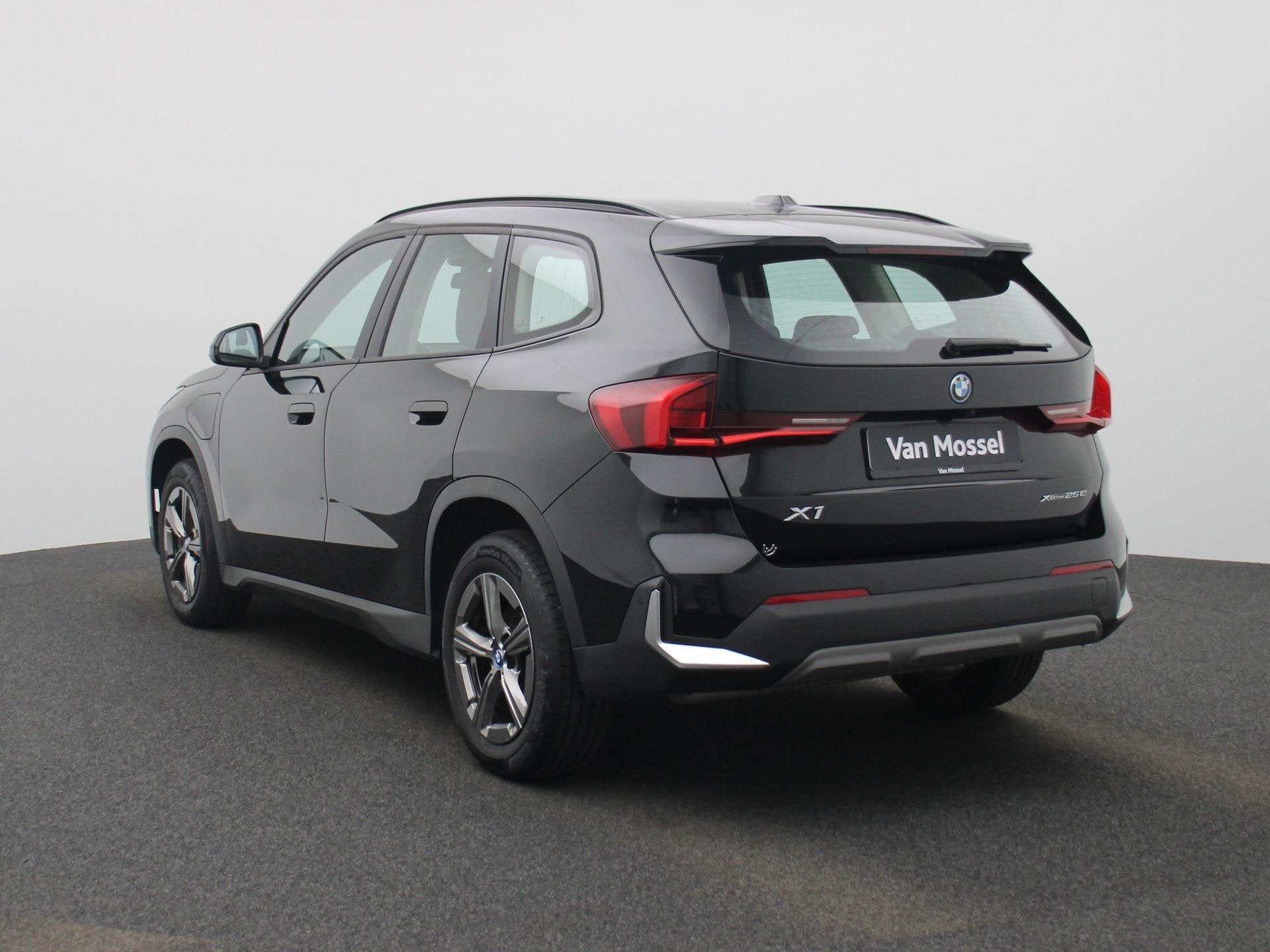 BMW X1 xDrive25e | Automaat | LMV | Parkeer sensoren | Virtu, Stof, Gebruikt, Bedrijf, Vierwielaandrijving