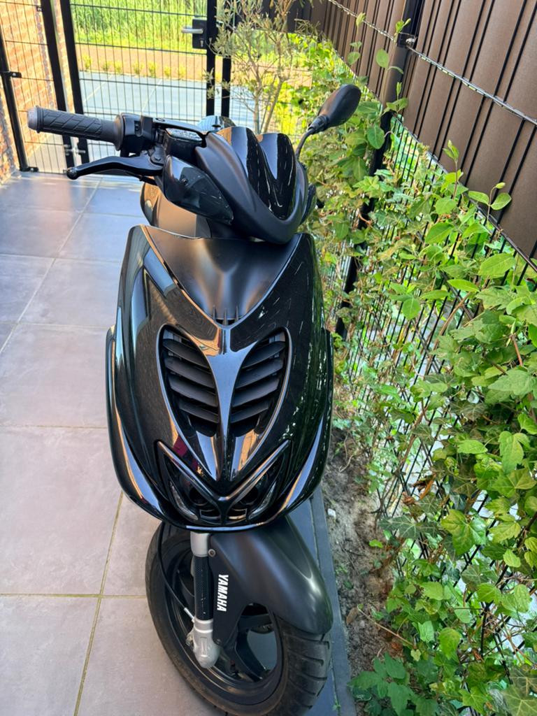 Yamaha Aerox 2-takt 50 cc met Wok, Fietsen en Brommers, Scooters | Yamaha, Ophalen, Zo goed als nieuw, Benzine, Aerox