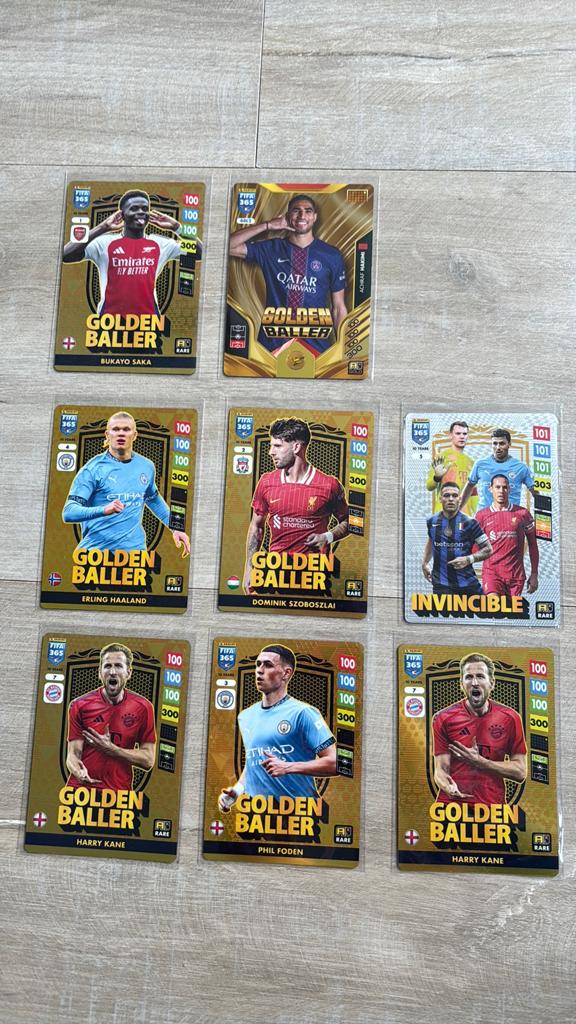 Panini voetbalkaarten 2025, Ophalen of Verzenden, Zo goed als nieuw, Meerdere plaatjes