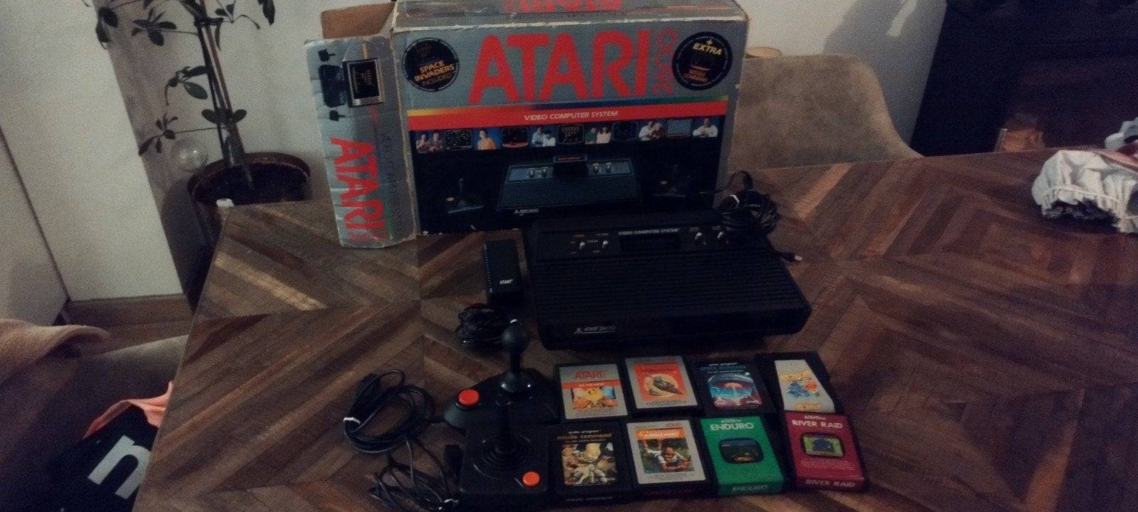 Atari 2600 Video Computer System met 8 games en controllers, Spelcomputers en Games, Spelcomputers | Atari, Met 2 controllers