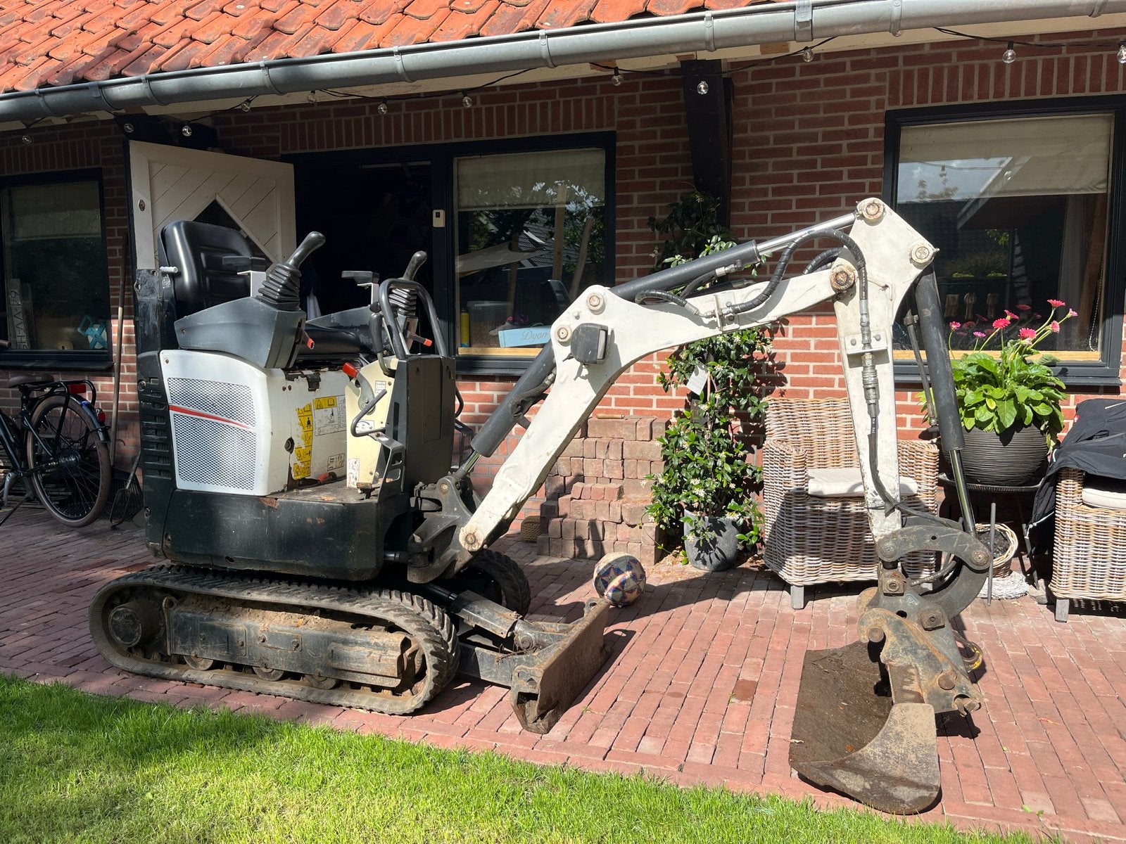 Bobcat E10 Minigraver - Compact en Krachtig, Ophalen, Graafmachine