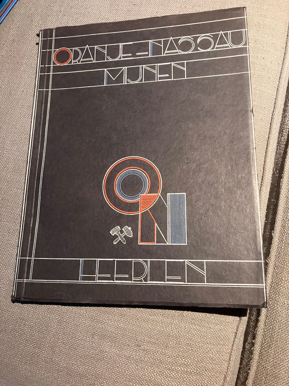 Propagandaboek oranje nassau mijnen heerlen Staatsmijnen, Ophalen of Verzenden, Gelezen