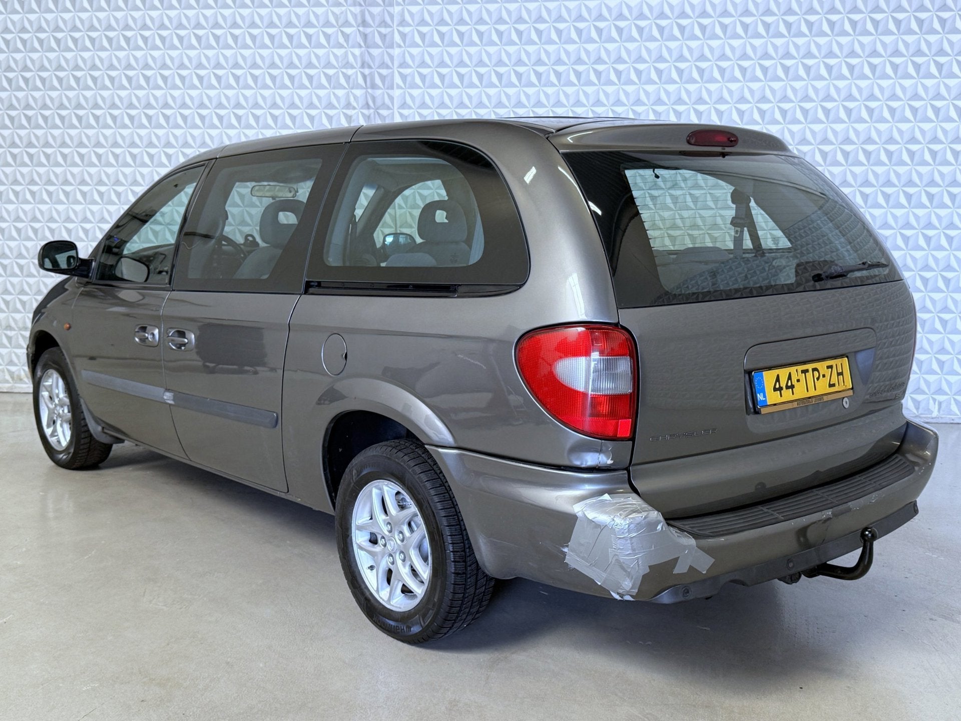 Chrysler Grand Voyager 3.3i V6 *Stow 'n Go* + APK 10-2027! (, Auto's, 3301 cc, Gebruikt, Grand Voyager, 7 stoelen