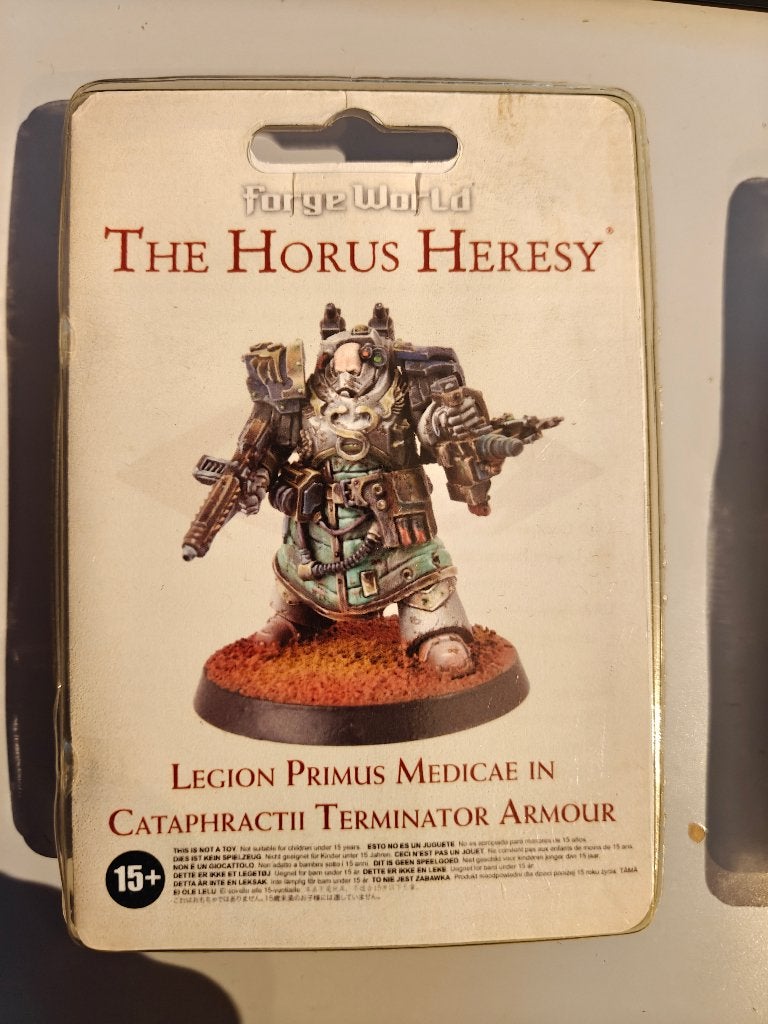 Legion Primus Medicae (rare lim ed)- Warhammer Horus Heresy, Ophalen of Verzenden, Nieuw, Warhammer, Figuurtje(s)