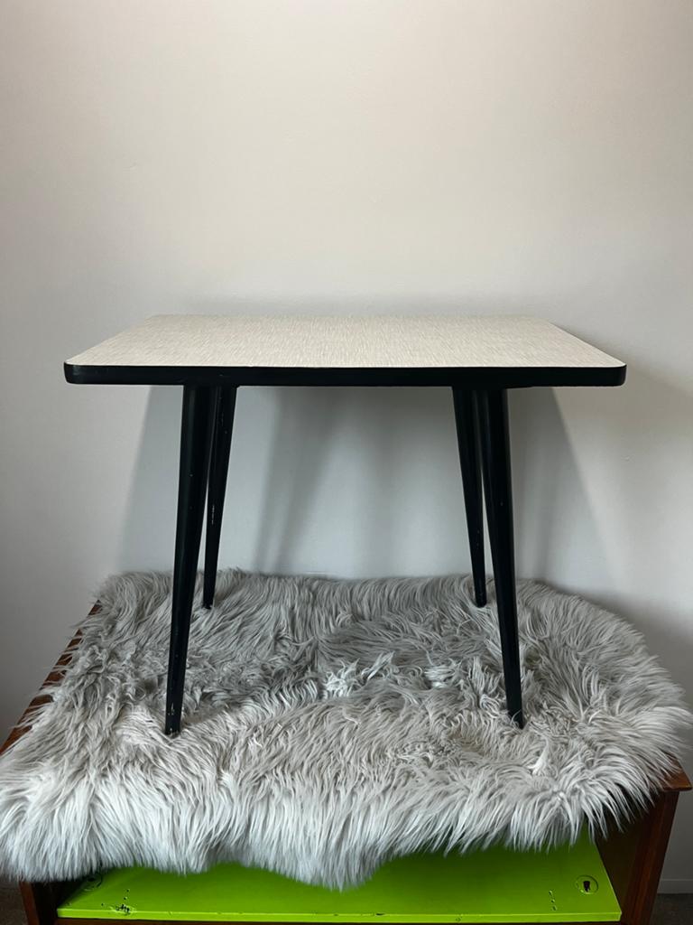 Vintage jaren 60/70 tafeltje, 59,5x40x50,5cm. Deens retro, Gebruikt, 55 tot 75 cm, Vintage retro 50s 60s 70s brocante diner Deens Scandinavisch