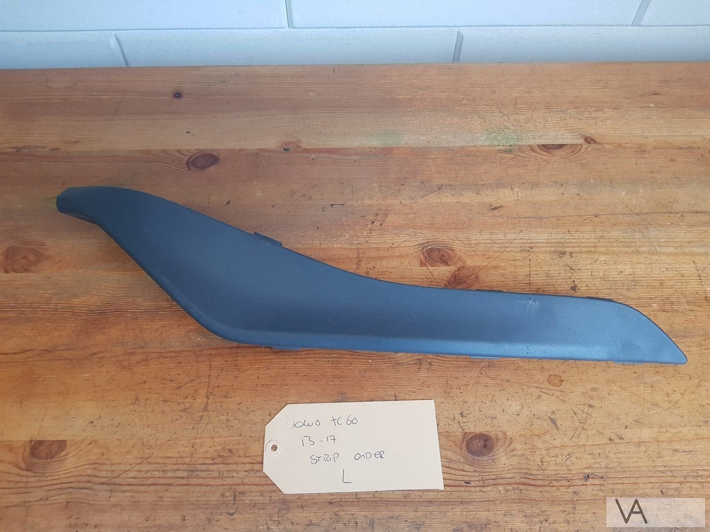 Volvo XC60 2013 - 2017 bumper rooster links in de hoek €20, Gebruikt, -, -, Ophalen of Verzenden