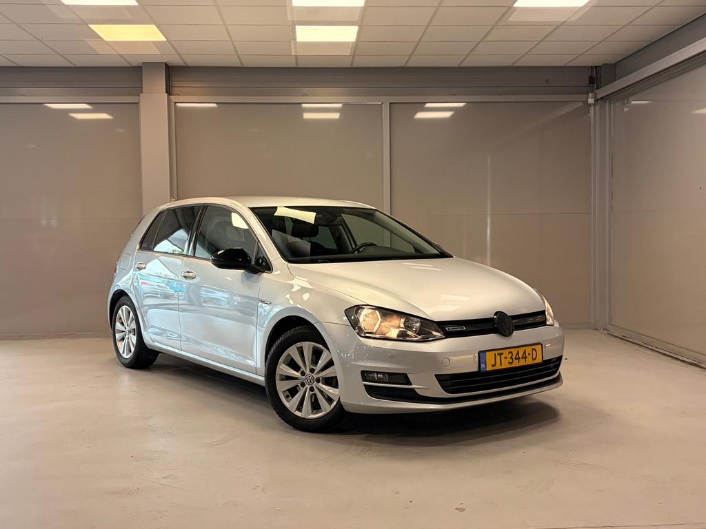 Volkswagen Golf 1.0 TSI Connected Series | NAVI | CLIMA | CR, Auto's, Voorwielaandrijving, Stof, Gebruikt, 23 km/l