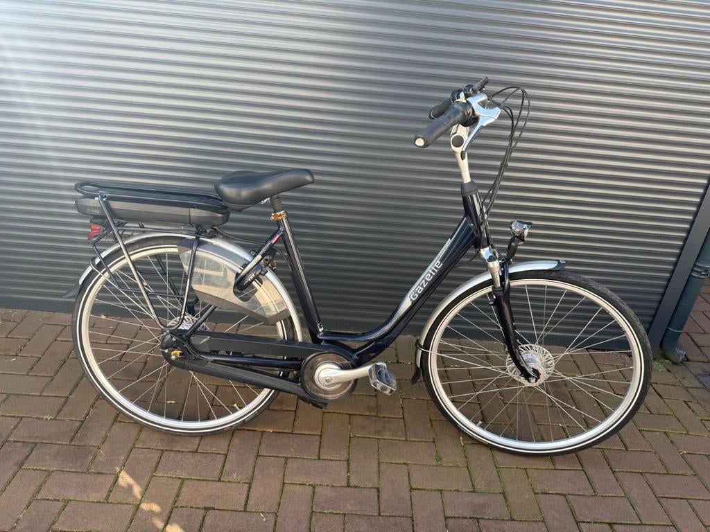 Gazelle  met veel km  werkt nog wel  voor de loop ofsloop, Fietsen en Brommers, Fietsonderdelen, Ophalen, Zo goed als nieuw