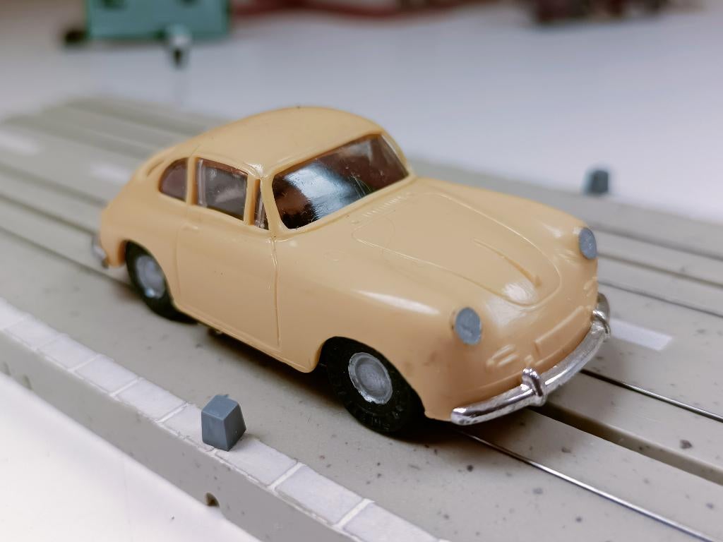 Faller AMS 4835 Porsche 356 type2 geel, Overige merken, Racebaan, Ophalen of Verzenden, Zo goed als nieuw