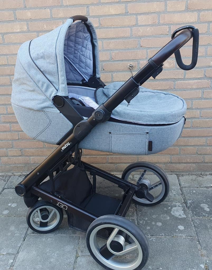 Kinderwagen Mutsy  Igo. Grijs, Ophalen, Zo goed als nieuw, Combiwagen, Mutsy