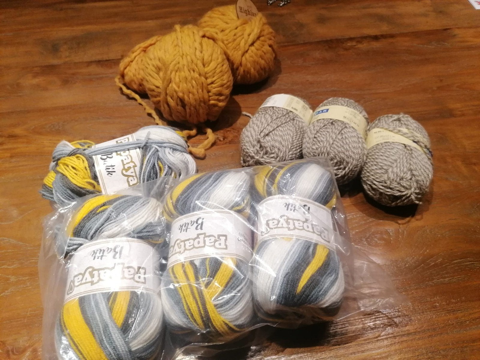 Diverse bollen wol, Ophalen of Verzenden, Zo goed als nieuw, Breien of Haken, Wol of Garen