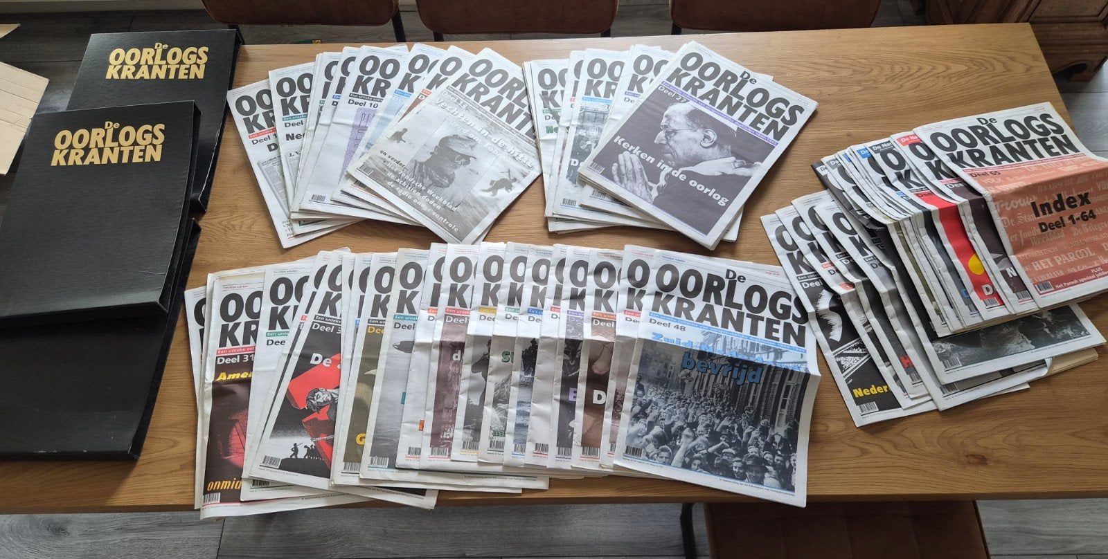 De Oorlogskranten - Complete set delen 1-64 met index, Boeken, Ophalen of Verzenden