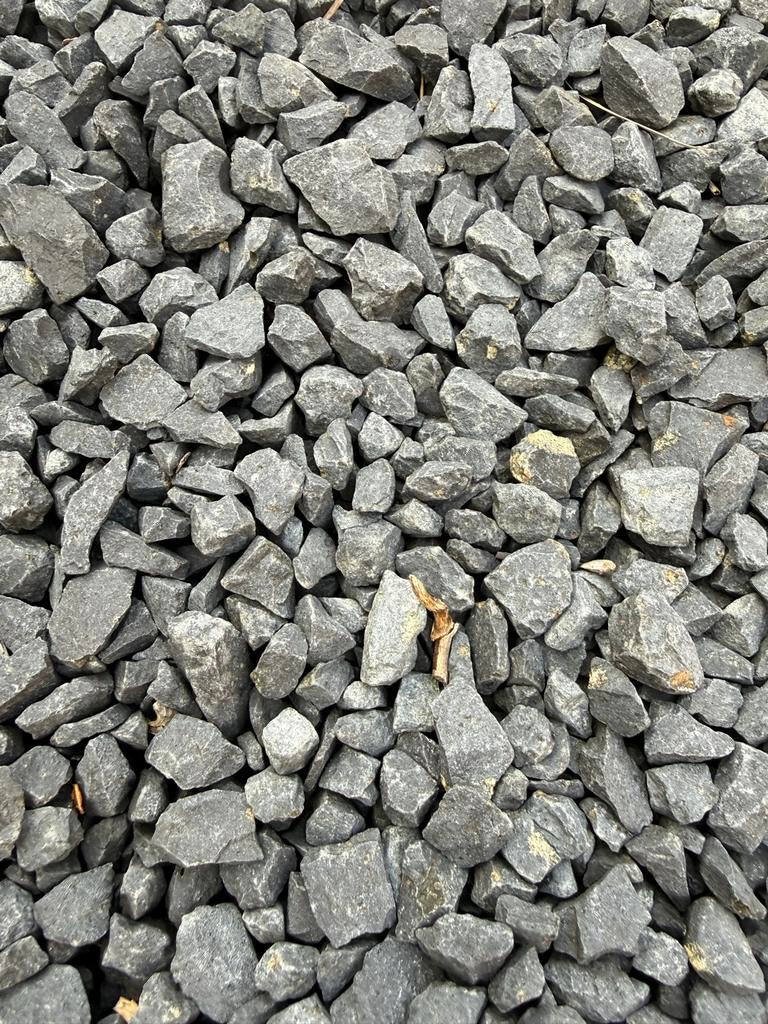 Donkergrijs split voor tuin of oprit! GRATIS afhalen!!!!!, Tuin en Terras, Grind, Keien en Split, Ophalen, Gebruikt, Split, Basalt