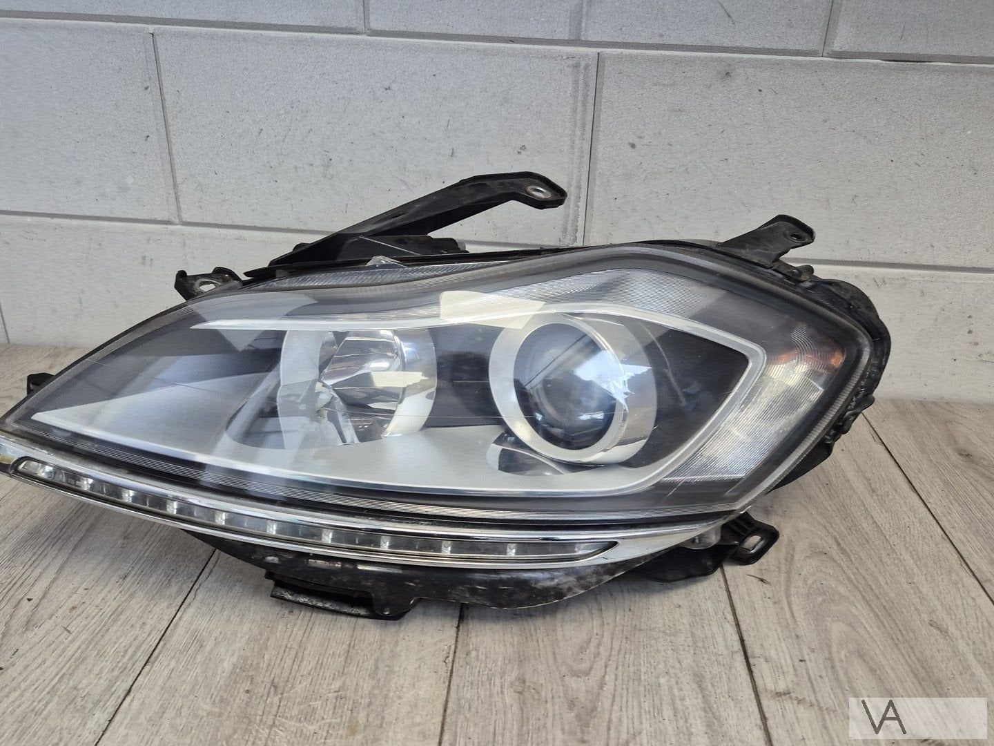 Koplamp links Lancia Delta 2008 - 2015 met led strip €300, Auto-onderdelen, Verlichting, Gebruikt, -, -, Ophalen of Verzenden