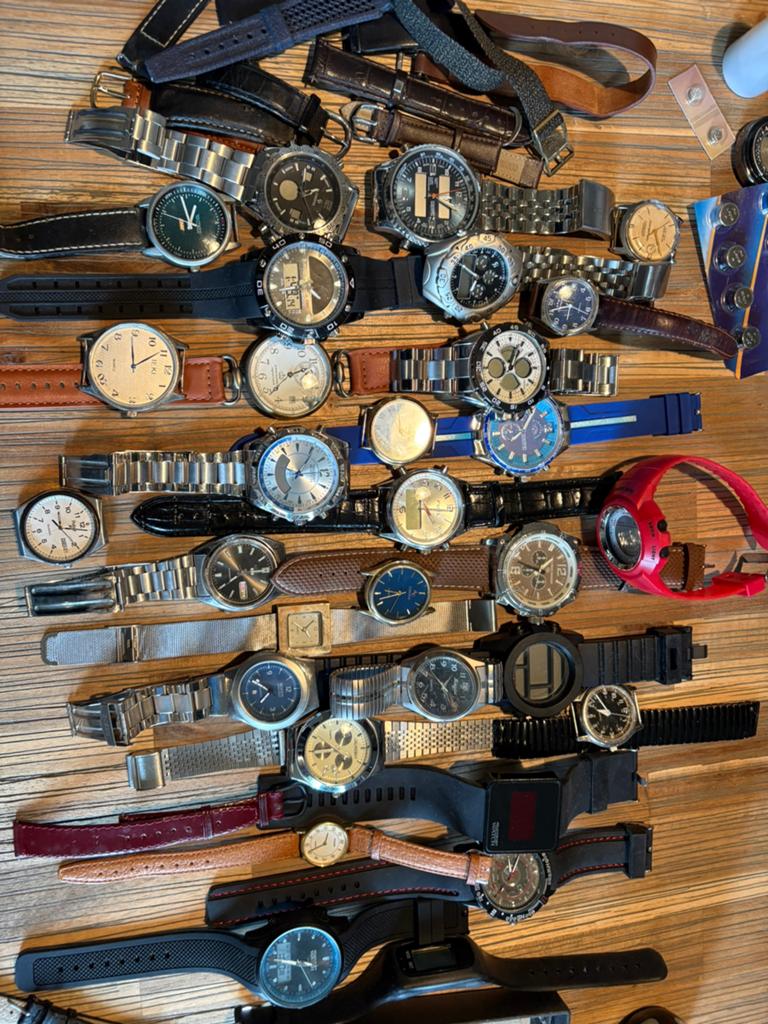 Ruim 25 horloges, voor de hobby (IN EEN GEHEEL) niet los), Overige merken, Overige materialen, Gebruikt, Polshorloge