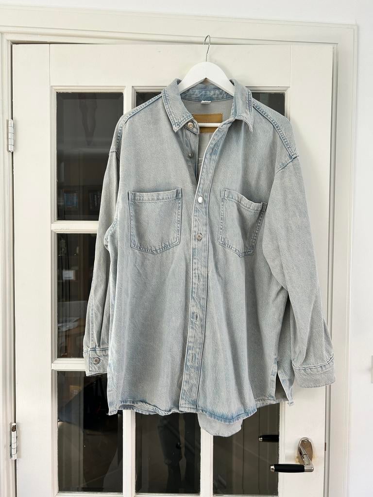 H&M oversized denim overhemd lichtblauwe jeans, Ophalen of Verzenden, Gedragen, Maat 38/40 (M), Blauw