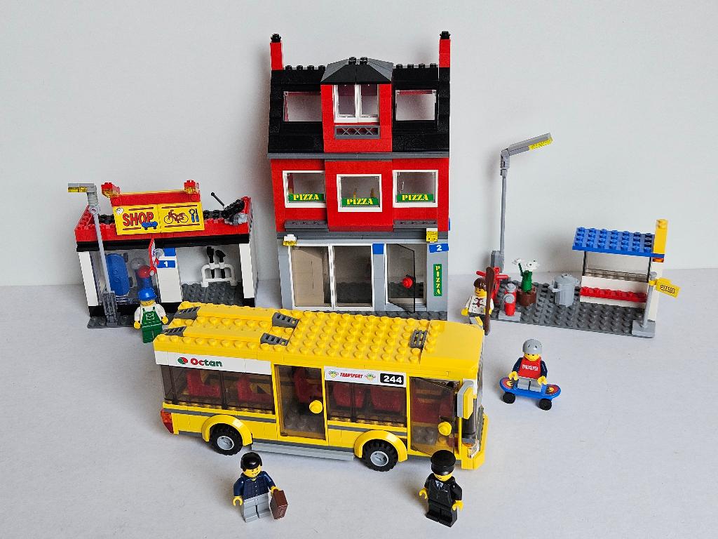 Lego 7641 - Town / City Corner, Ophalen of Verzenden, Zo goed als nieuw, Complete set, Lego