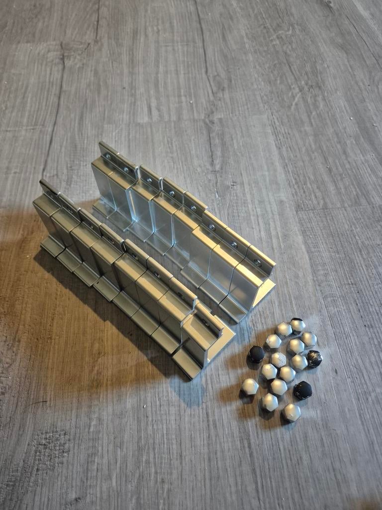 Trapleuning houders zilver/aluminium 16x, Ophalen, Zo goed als nieuw, Trap, Minder dan 2 meter