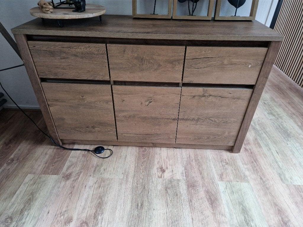 Dressoir VEDDE, Ophalen, Met plank(en), Gebruikt, 100 tot 150 cm