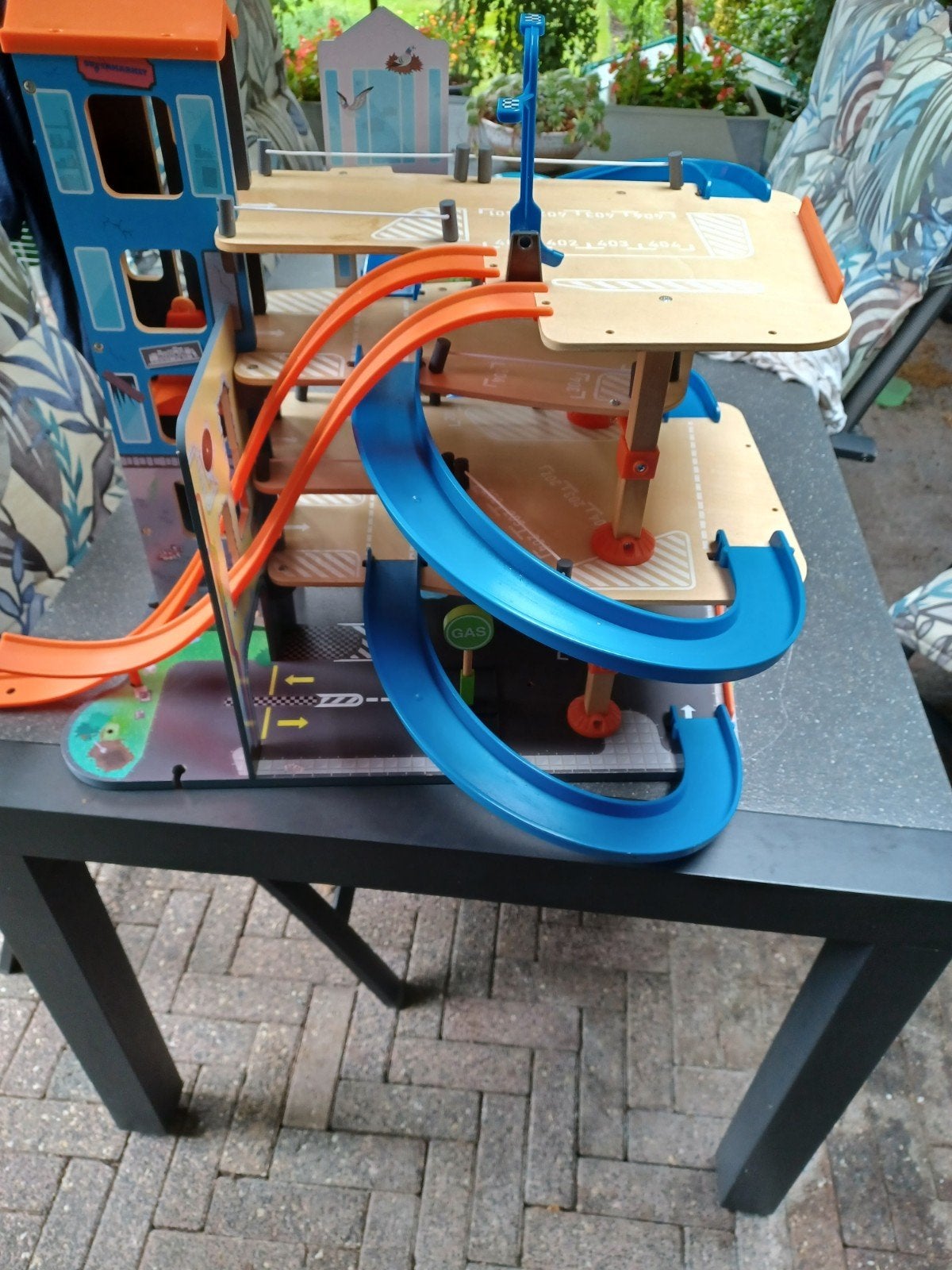 hele mooie parkeergarage, Ophalen, Zo goed als nieuw