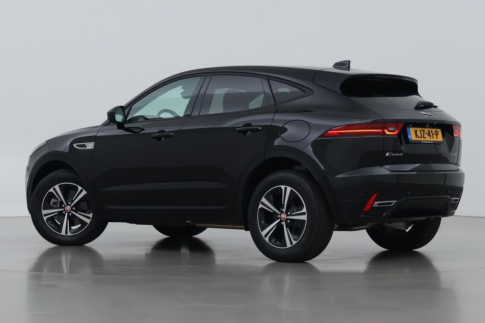 Jaguar E-PACE P300e R-Dynamic S | NIEUW | ACC | Panoramadak, Automaat, Euro 6, Zwart, Hybride Elektrisch/Benzine