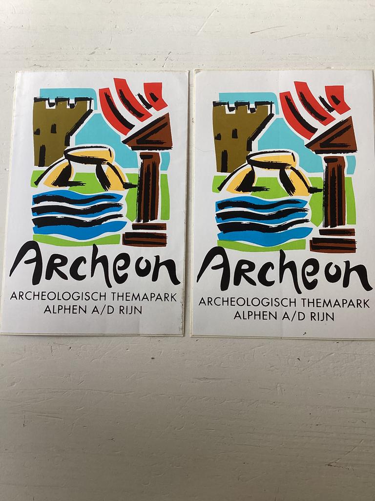 2 stickers Archeon Alphen a/d Rijn, Verzenden, Zo goed als nieuw