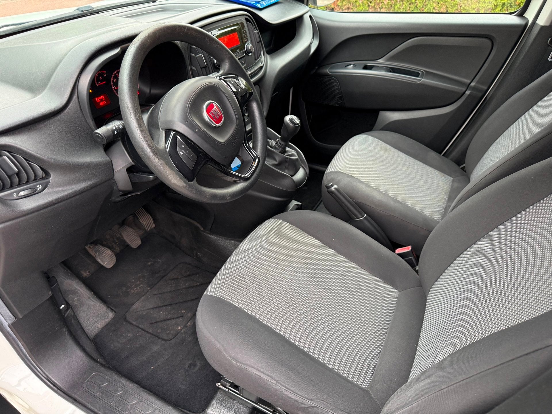 Fiat Doblò Cargo 1.3 MJ L1H1 Actual AIRCO BLUETOOTH, Voorwielaandrijving, Euro 5, Stof, Gebruikt