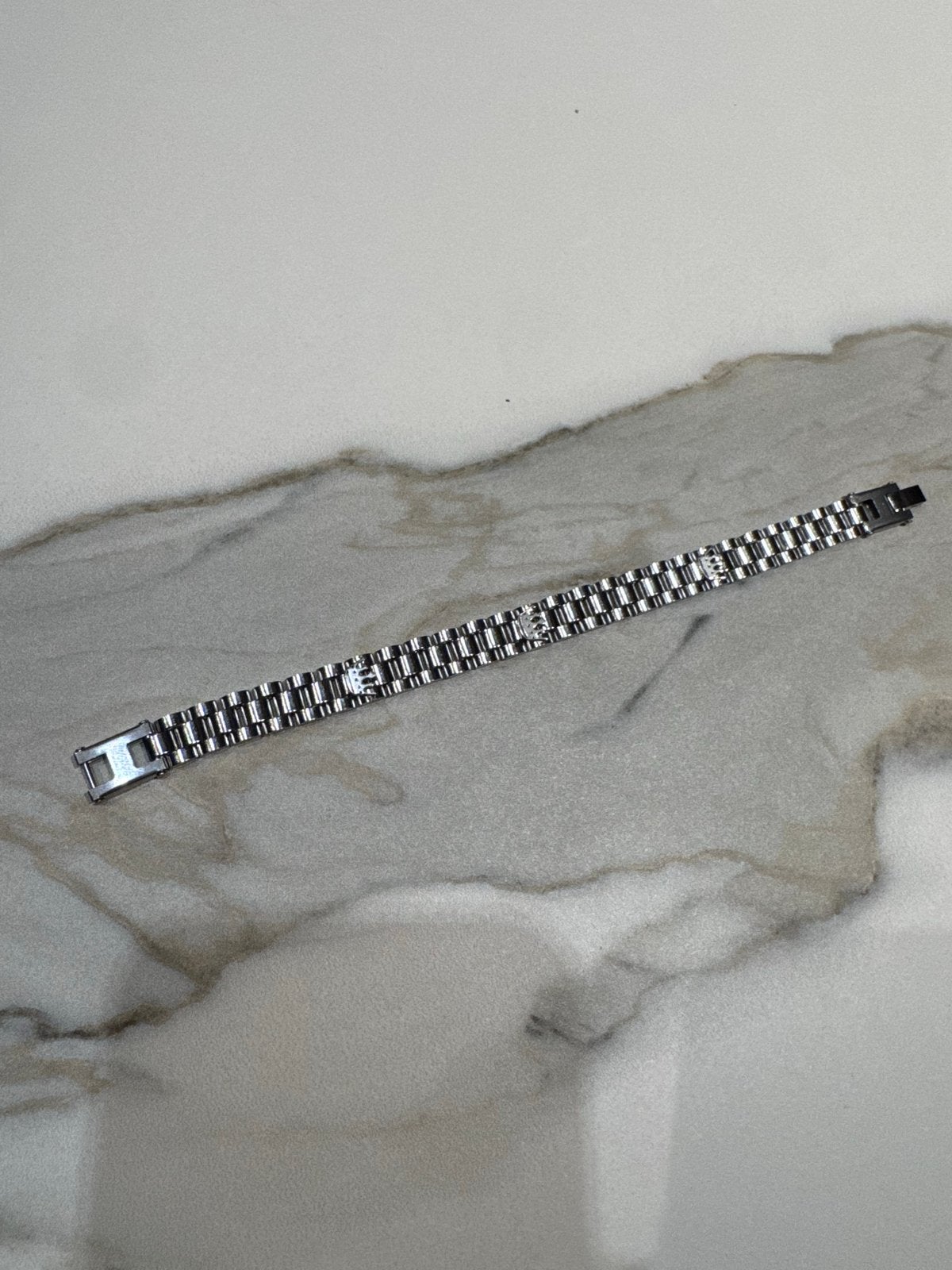 Zilverkleurige Armband met bijpassende Ring, Met kristal, Gebruikt, Staal, Ophalen of Verzenden