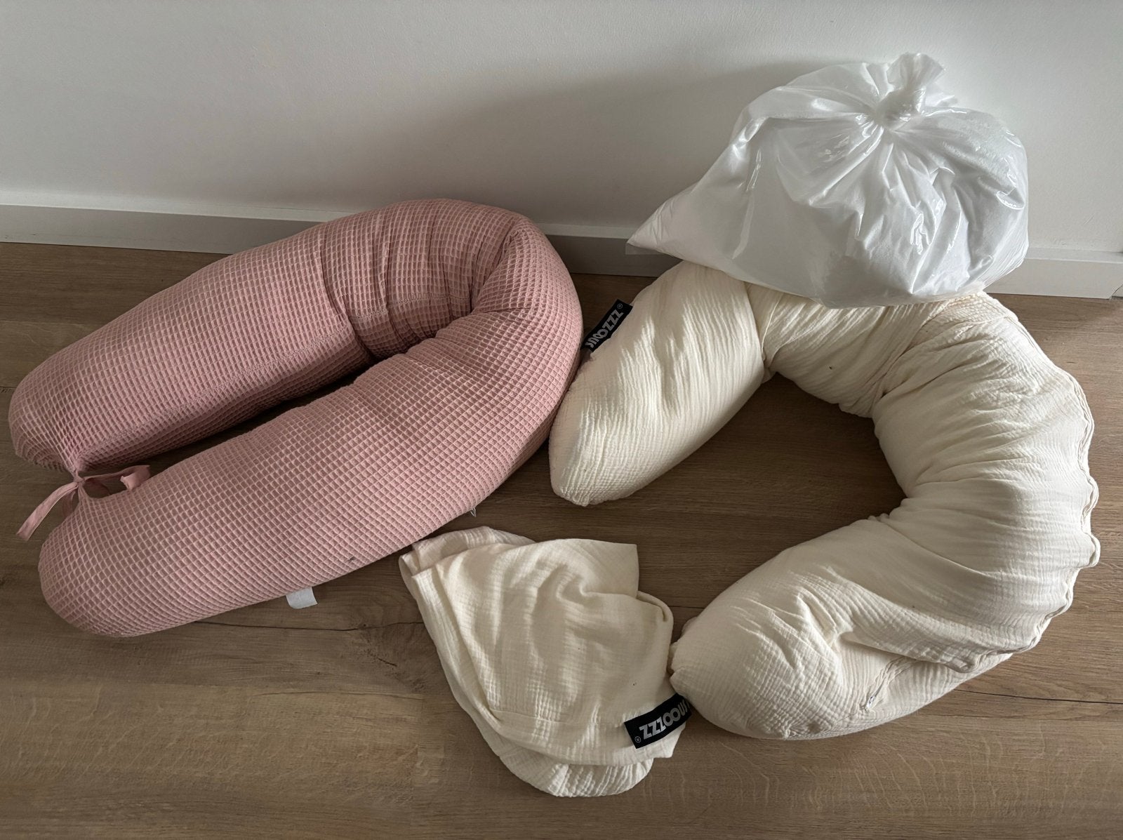 Snoozzz voedingskussens met extra hoes en zak vulling, Ophalen, Gebruikt
