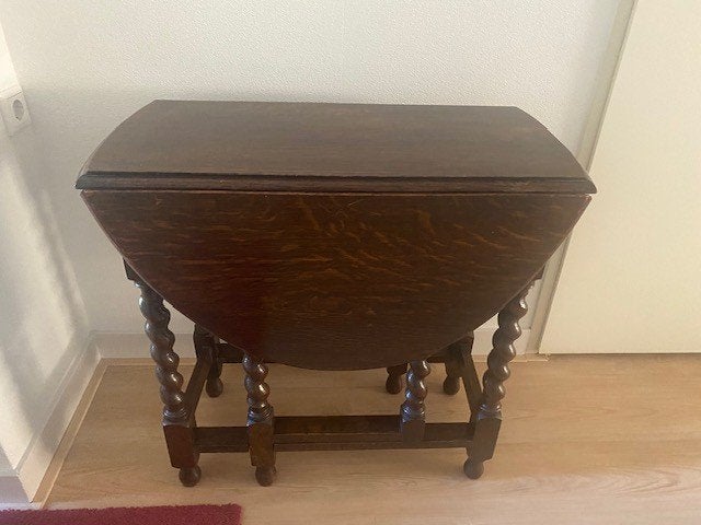 Antieke uitklapbare bijzet-tafel, Ophalen