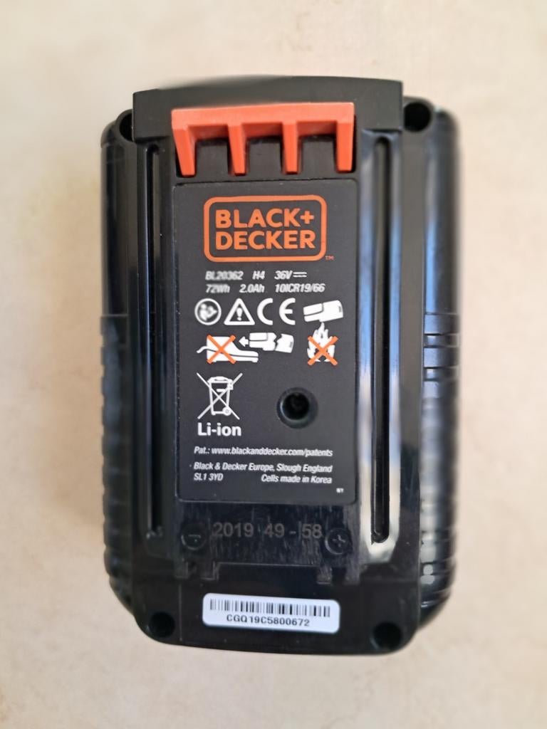 3 Black en Decker 36V accu's en oplader, Ophalen, Boor- en Schroefmachine