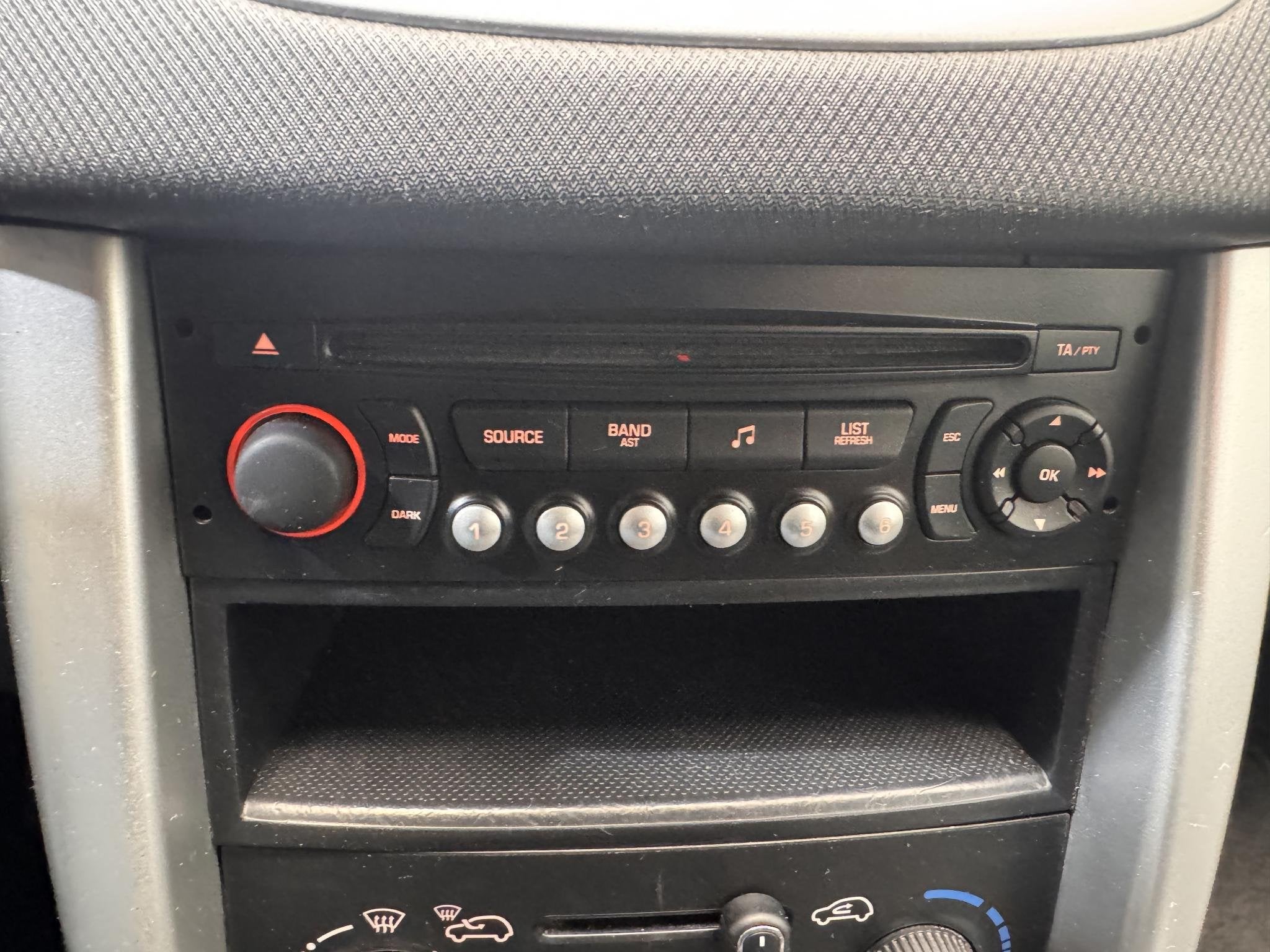 Foto 18 van Peugeot 207 1.4 VTi Urban Move AUTOMAAT