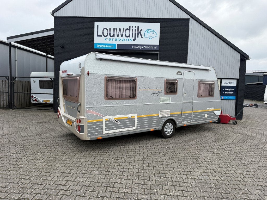 DETHLEFFS Camper 510 V ’06 (Enkele Bedden, Rondzit), Caravans en Kamperen, Rondzit, 2 aparte bedden, 7 tot 8 meter, Bedrijf