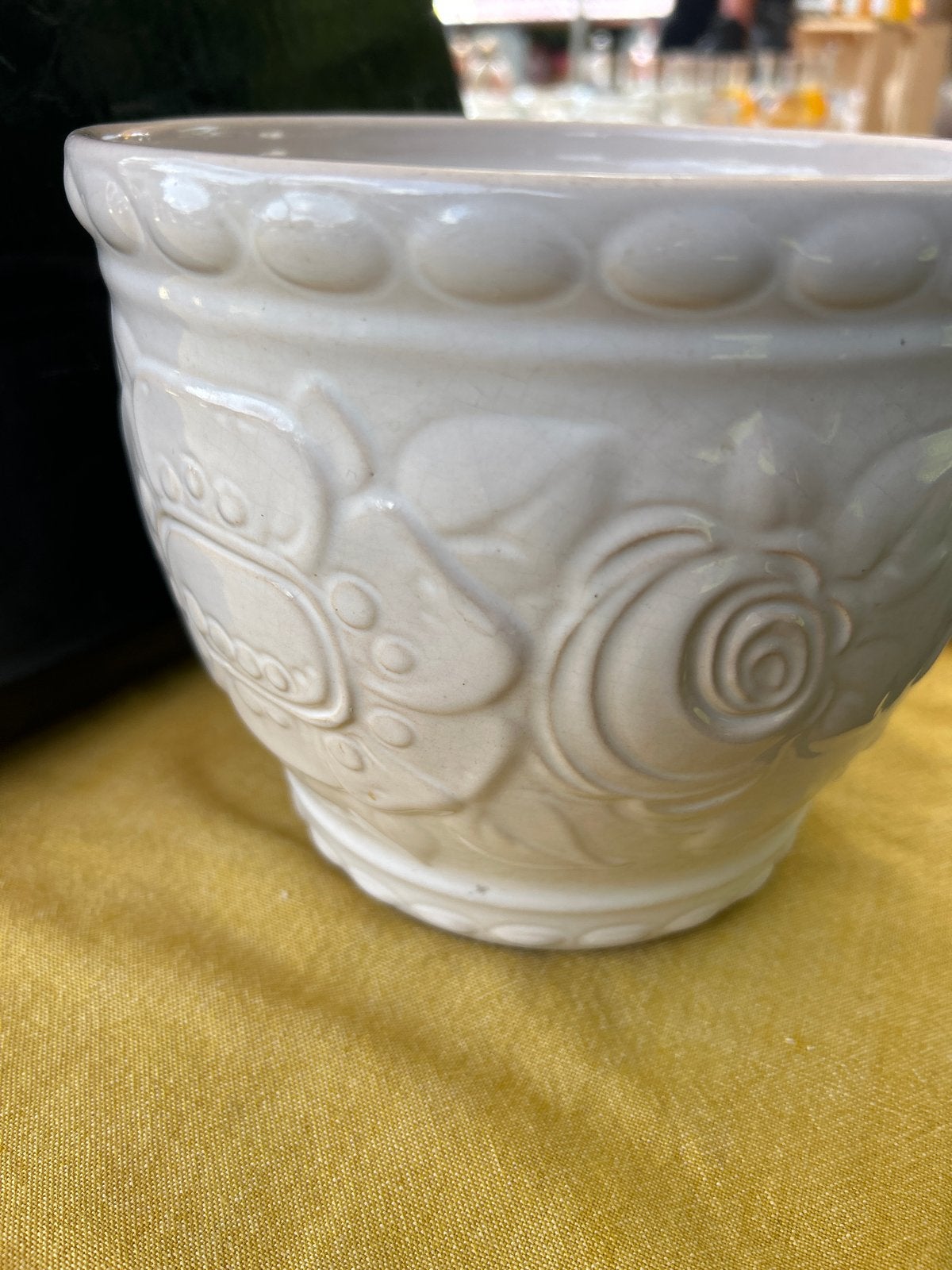 Witte bloempot met reliëf, West Germany, Ø 18,5 cm, Ophalen of Verzenden