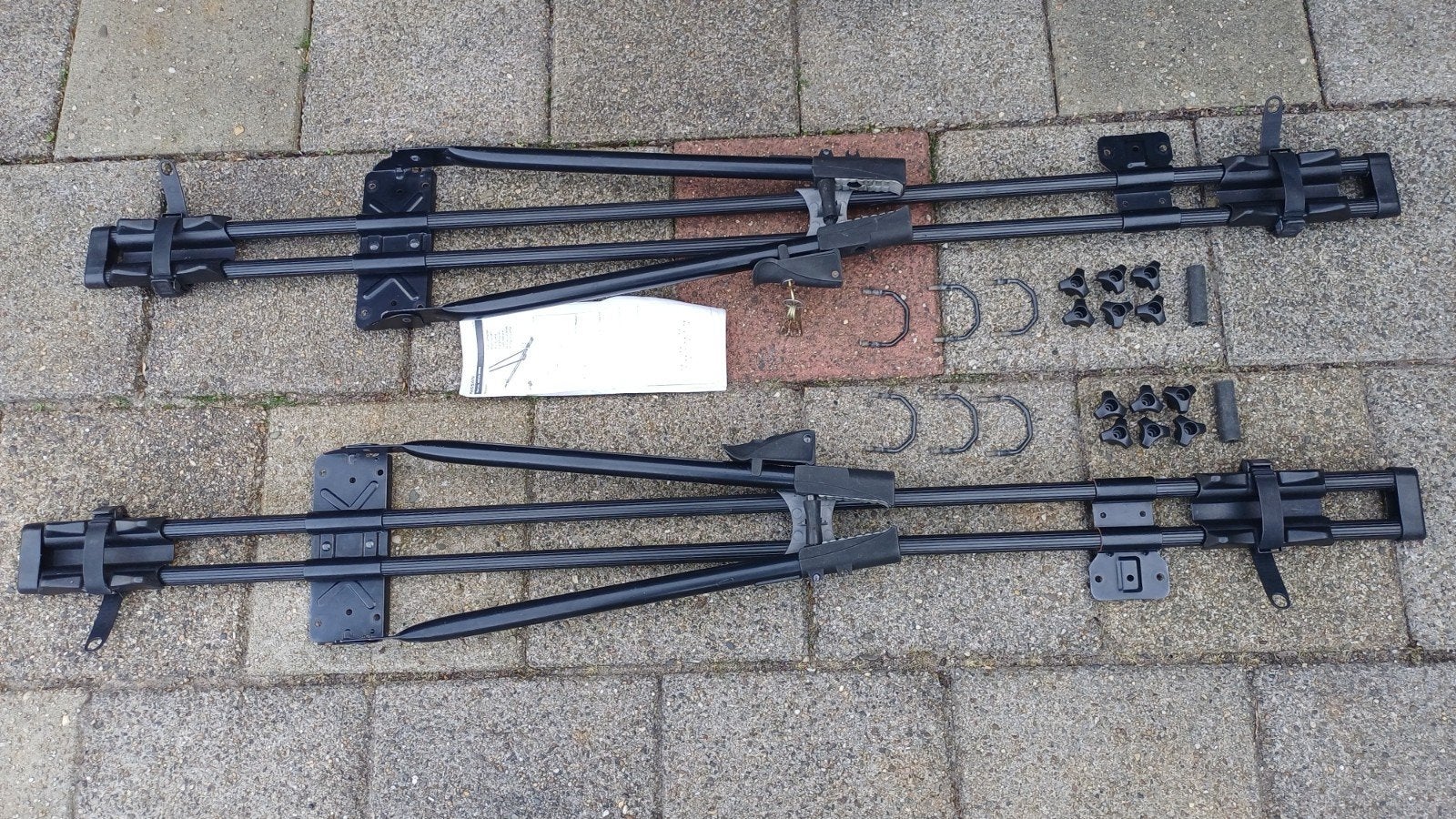 2 Originele Nissan Fietsendragers zwart, Auto diversen, Fietsendragers, Ophalen, Dakdrager