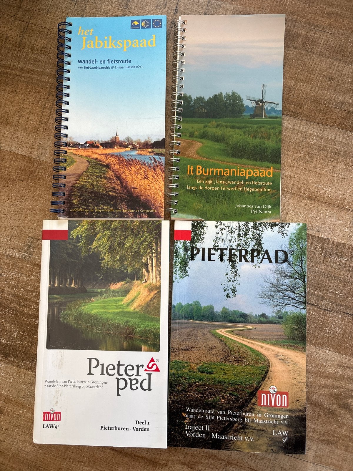 Wandel- en fietsgidsen: Jabikspaad, Burmaniapaad, Pieterpad, Fiets- of Wandelgids, Ophalen of Verzenden, Benelux, Gelezen
