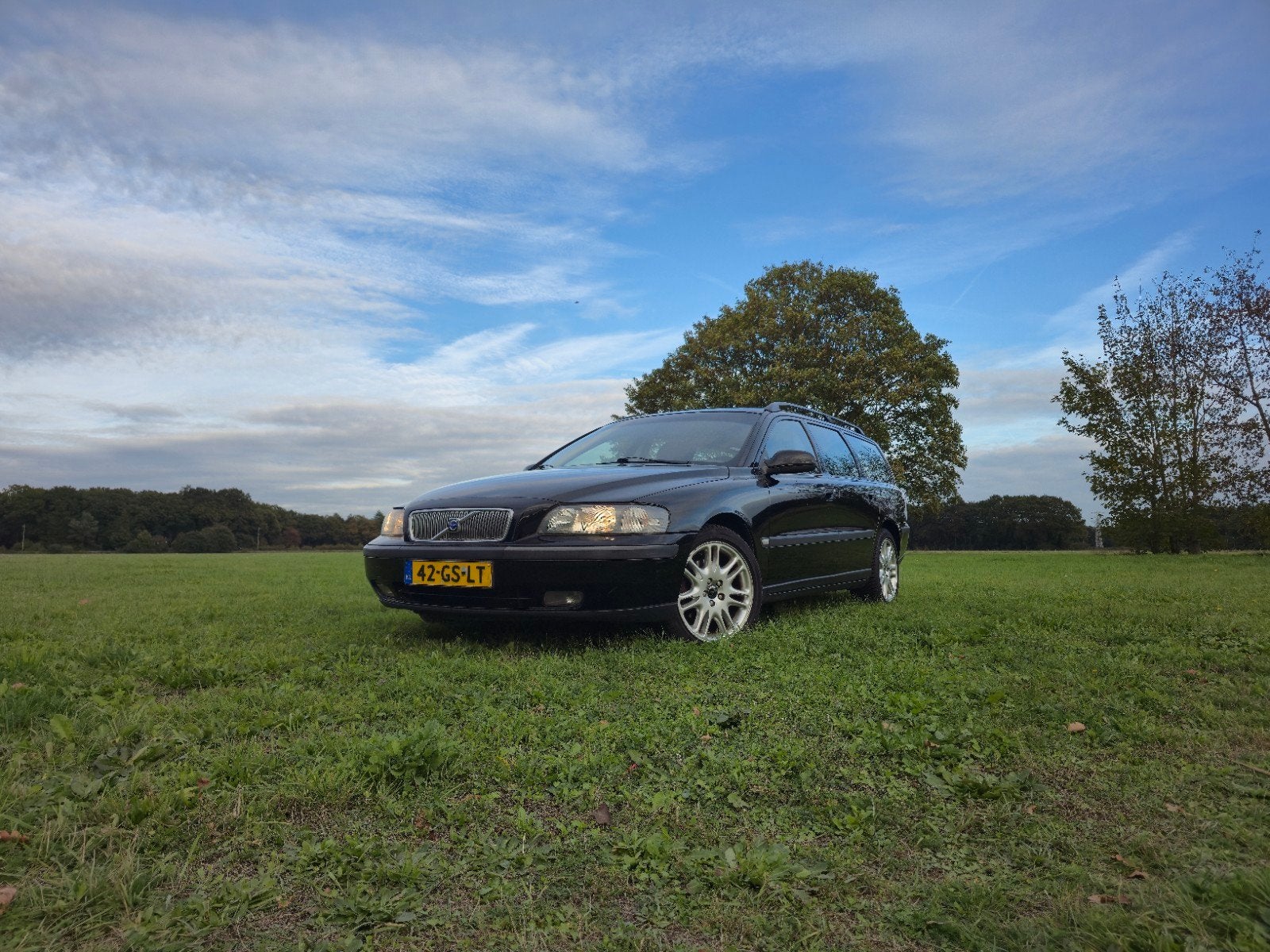 Volvo V70 2.4T 200pk — 2001 — APK tot 06-2027 — Nette staat, Auto's, Dealer onderhouden, Stof, 1800 kg, Zwart