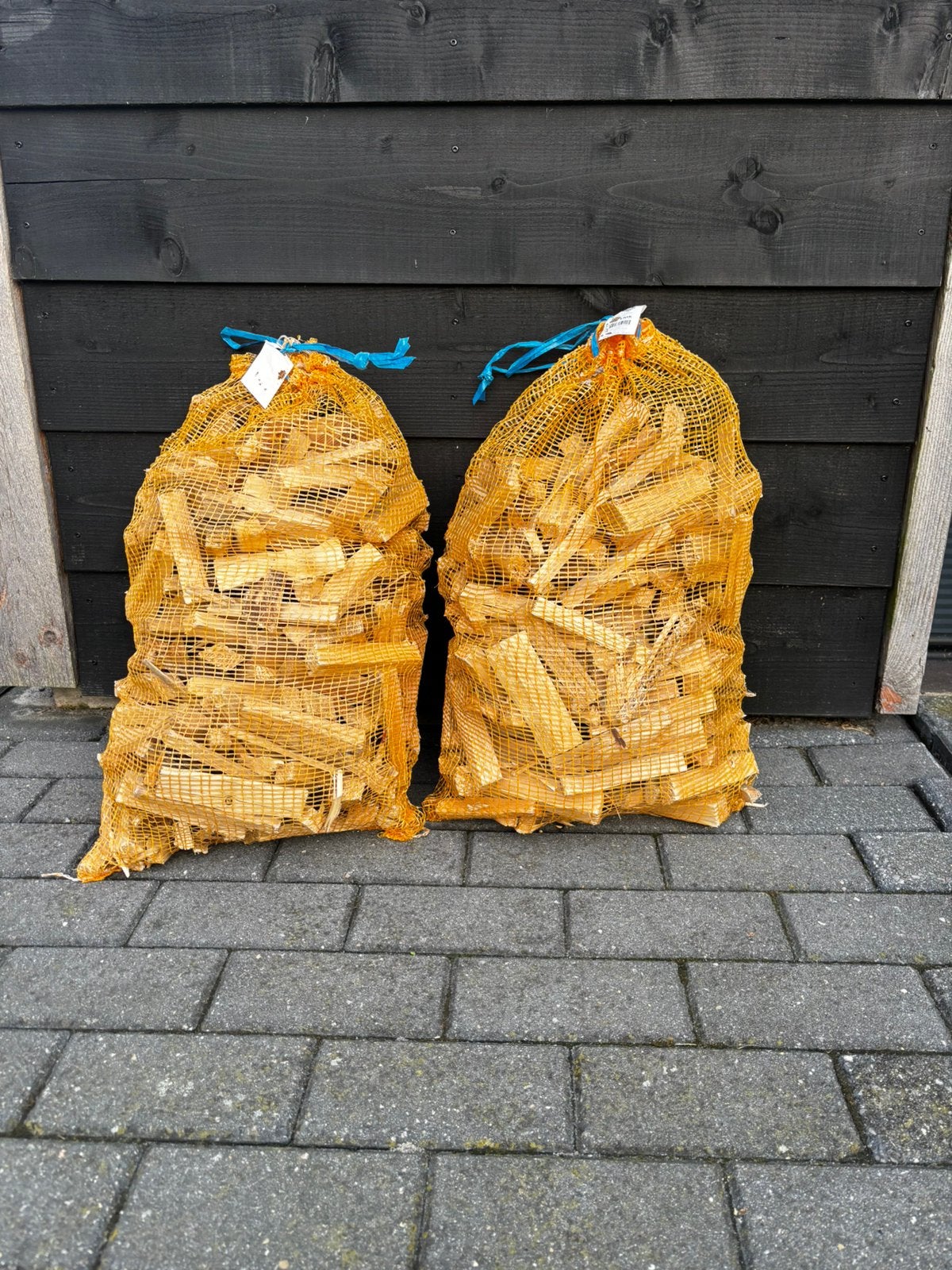 Aanmaakhout schoon en droog., Minder dan 3 m³, Ophalen