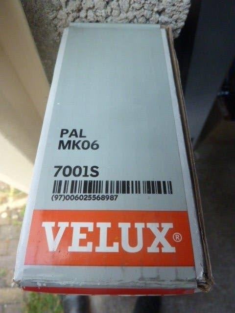 Nieuwe Velux jaloezie / PAL MK06 ( 78 x 118 )., Jaloezie, Wit, Nieuw, Ophalen of Verzenden