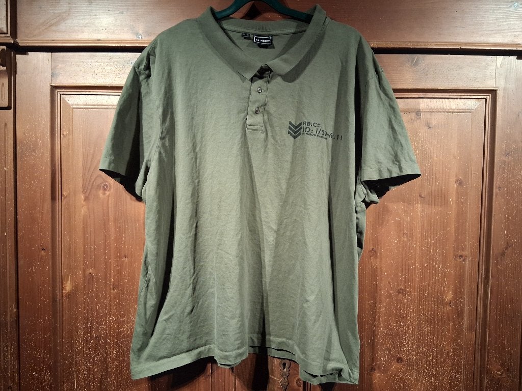 army green polo met backprint Raibow (bonprix) 68-70, Verzenden, Zo goed als nieuw, Groen, Shirt