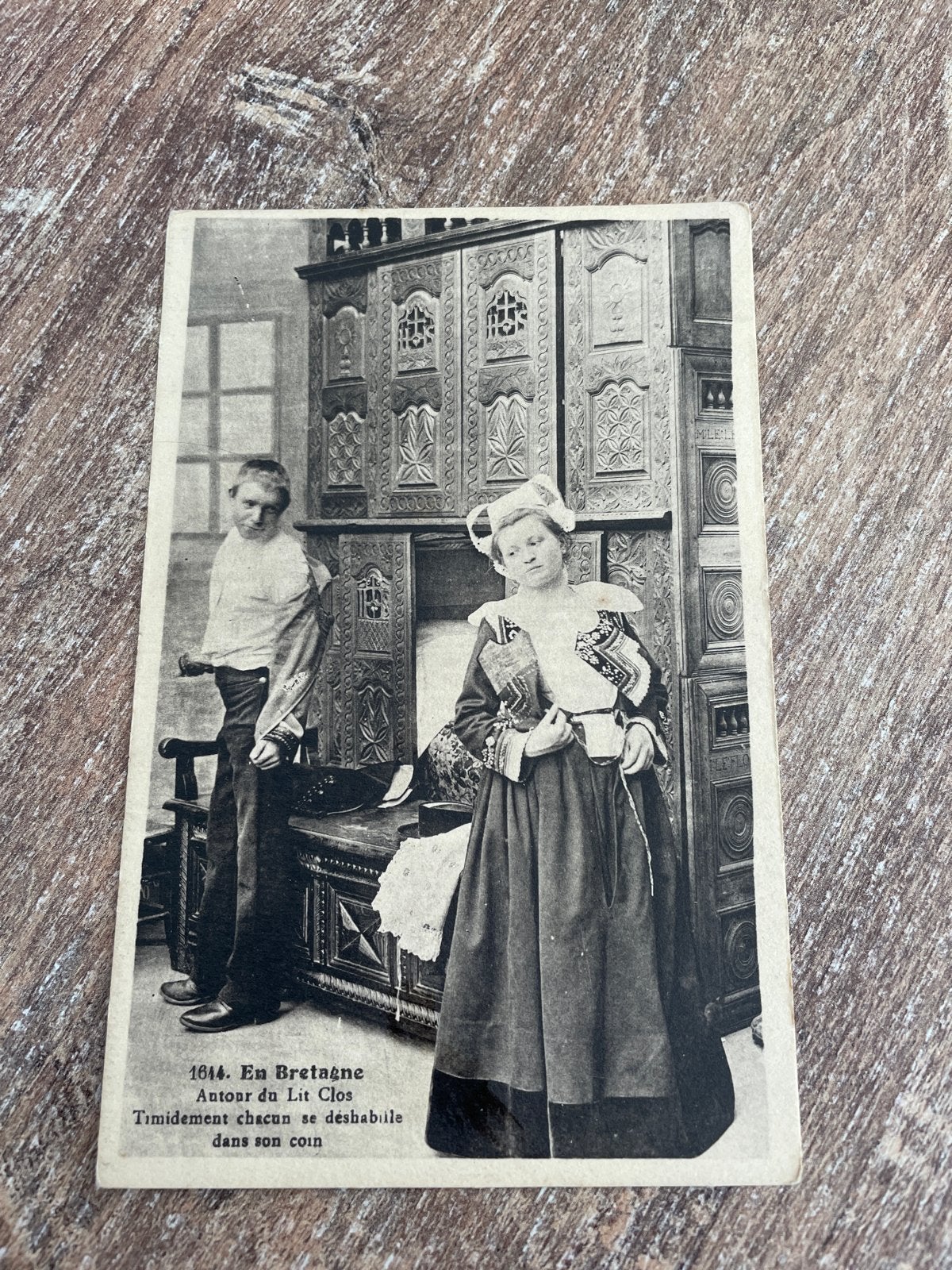 Oude ansichtkaart: En Bretagne, Autour du Lit Clos, Verzamelen, Ophalen of Verzenden, Voor 1920, Gelopen, Frankrijk
