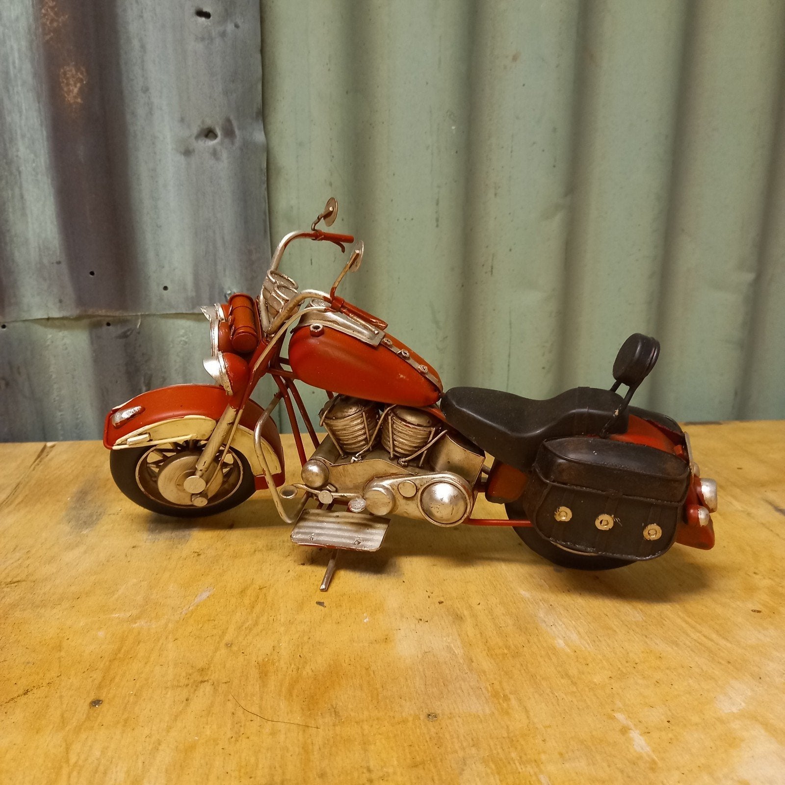 Blikken oldtimer motor in HD LOOK-A-LIKE, Huis en Inrichting, D, Vintage, L, Nieuw