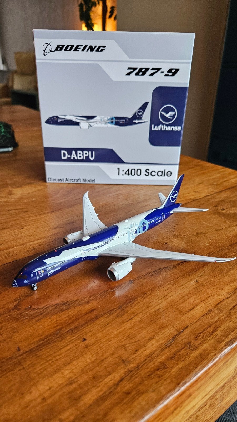 Lufthansa B789 100 jaar livery AV400 schaalmodel, Ophalen of Verzenden, Zo goed als nieuw, Schaalmodel