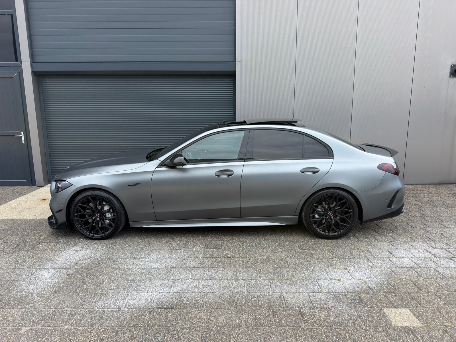 Mercedes-Benz C180 AMG C63S Look - full options, Automaat, 1800 kg, Leder, Parkeerassistent