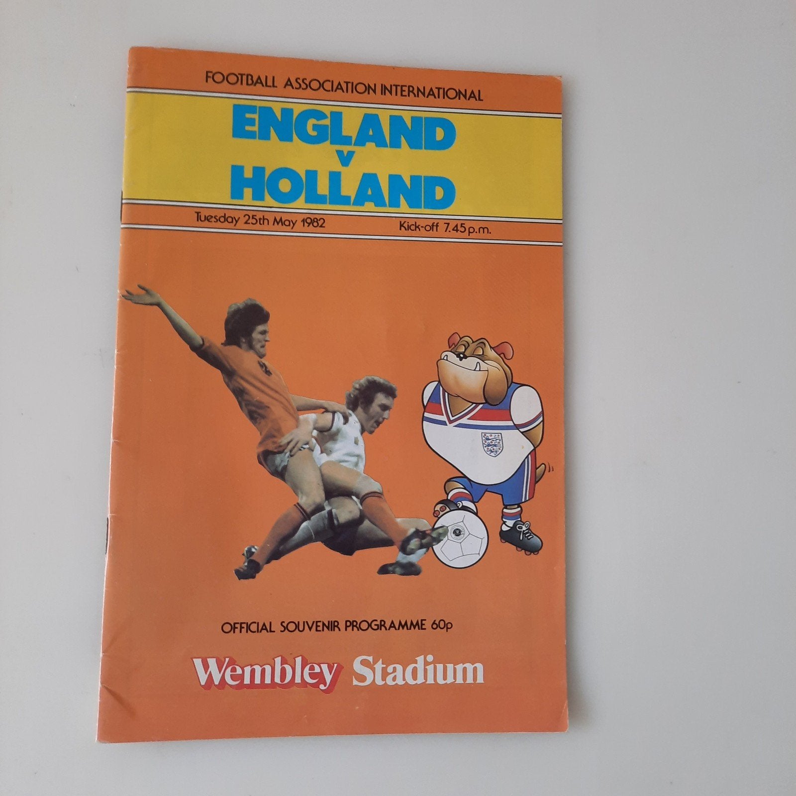 Engeland - Nederland programmaboekje uit 1982, Ophalen of Verzenden, Boek of Tijdschrift