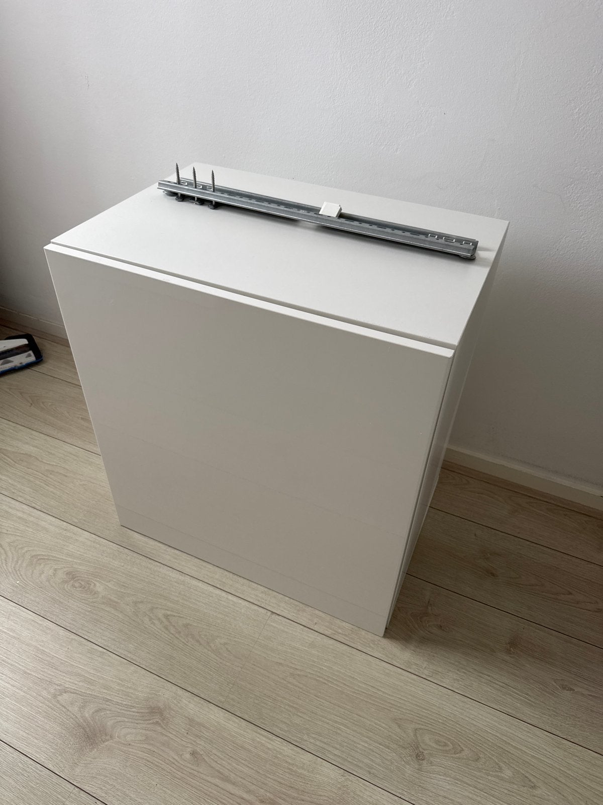 Ikea Besta Witte Hangende kast Hoogglans Deur, Ophalen of Verzenden, Gebruikt