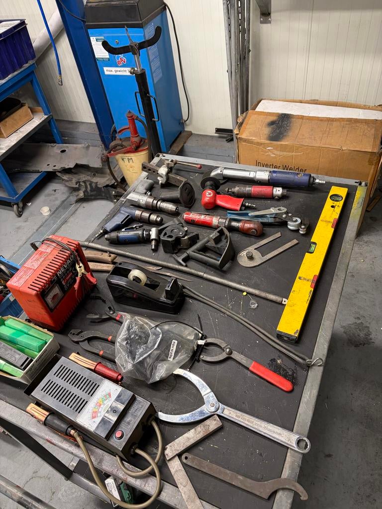 Diverse Garage Gereedschap en Apparatuur OPRUIMING, Ophalen, Gebruikt